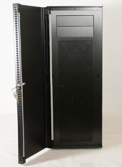 Lian Li PC-A76X Case Review: The Limits of Aluminum